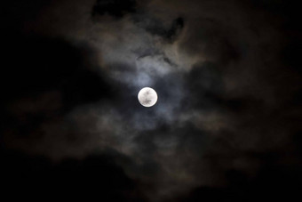 超级月亮晚上天空云