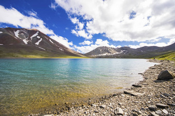 高山山湖景观色彩斑斓的自然视图格鲁吉亚湖旅行目的地