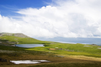 高山山湖景<strong>观色</strong>彩斑斓的自然视图格鲁吉亚湖旅行目的地