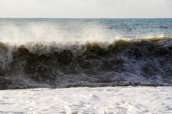 狂<strong>风暴</strong>雨的黑色的海水背景狂<strong>风暴</strong>雨的天气波溅巴统乔治亚州