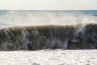 <strong>狂风</strong>暴雨的黑色的海水背景<strong>狂风</strong>暴雨的天气波溅巴统乔治亚州