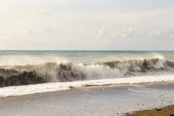 <strong>狂风</strong>暴雨的黑色的海水背景<strong>狂风</strong>暴雨的天气波溅巴统乔治亚州