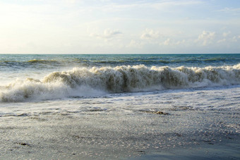 <strong>狂风</strong>暴雨的黑色的海水背景<strong>狂风</strong>暴雨的天气波溅巴统乔治亚州