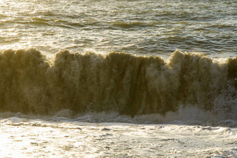 狂<strong>风暴</strong>雨的黑色的海水背景狂<strong>风暴</strong>雨的天气波溅巴统乔治亚州