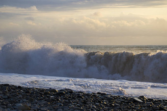 狂<strong>风暴</strong>雨的黑色的海水背景狂<strong>风暴</strong>雨的天气波溅巴统乔治亚州