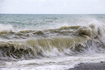 狂风<strong>暴雨</strong>的天气波溅巴统乔治亚州狂风<strong>暴雨</strong>的黑色的海