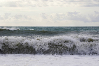 狂风<strong>暴雨</strong>的天气波溅巴统乔治亚州狂风<strong>暴雨</strong>的黑色的海