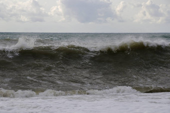 狂<strong>风暴</strong>雨的天气波溅巴统乔治亚州狂<strong>风暴</strong>雨的黑色的海