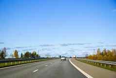 高速公路高速公路路景观汽车汽车车辆蓝色的天空阳光明媚的一天欧洲高速公路