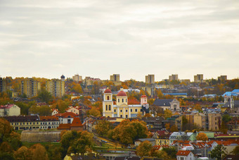 维尔纽斯城市视图立陶宛小镇城市中心城市场景著名的建筑体系结构房子教堂视图