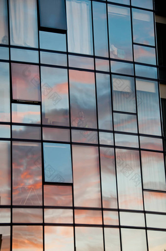 反射柔和的太阳集窗口玻璃<strong>现代企业</strong>