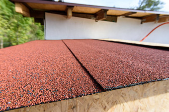 屋顶小房子覆盖屋顶软沥青卷瓷砖