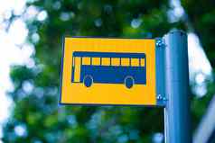 公共汽车停止标志金属波兰