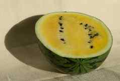 黄色的成熟的西瓜西瓜饮食
