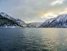 冬天景观早....时间日出Sognefjord挪威