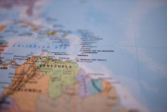 格林纳达色彩斑斓的地图南美国主要路线红色的
