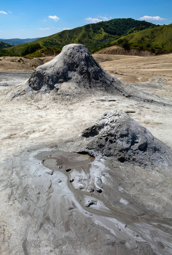 泥喷泉泥火山地质形成水文地质