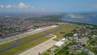飞机<strong>巴厘岛</strong>的机场<strong>巴厘岛</strong>岛印尼空中视图ngurah千机场