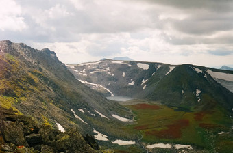 自然阿尔泰春天<strong>融化</strong>了<strong>雪山</strong>