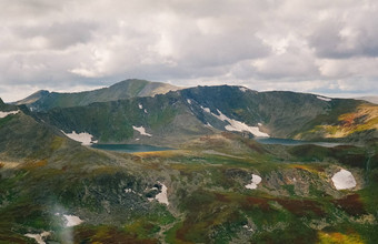 自然阿尔泰春天<strong>融化</strong>了<strong>雪山</strong>