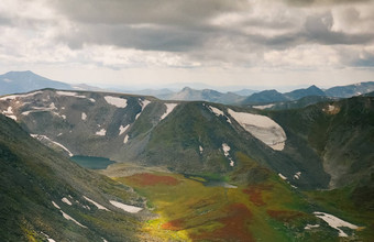 自然阿尔泰春天<strong>融化</strong>了<strong>雪山</strong>