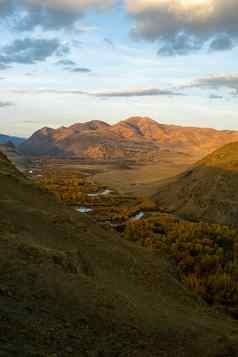 阿尔泰山景观自然阿尔泰山峡谷山