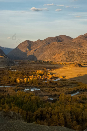 <strong>阿尔泰山</strong>景观自然<strong>阿尔泰山</strong>峡谷山