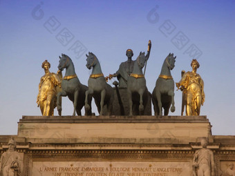 雕像集团triump拱罗浮宫旋转木马