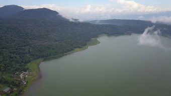 空中视图美丽的湖内部火山火山口湖<strong>就是</strong>这样双胞胎湖泊巴厘岛印尼