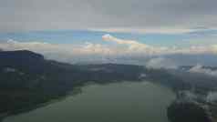 热带景观山山湖就是这样湖村距离蓝色的天空巴厘岛印尼