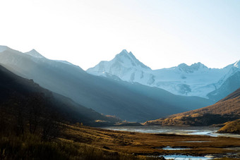 阿尔泰山景观自然阿尔泰山峡谷山