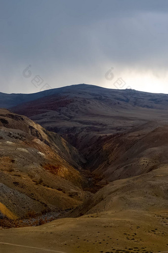 阿尔泰山景观自然阿尔泰山峡谷山