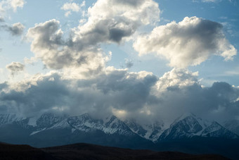 阿尔泰山景观自然阿尔泰山峡谷山