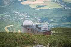 视图天文台斯卡尔纳特pleso湖晚些时候夏天高基斯洛伐克