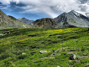 阿尔泰山美丽的景观高阿尔泰山