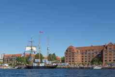 大帆船锚定哥本哈根港