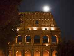 罗马圆形大剧场晚上月亮细节罗马意大利