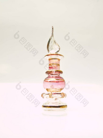 微型粉红色的玻璃香水瓶埃及