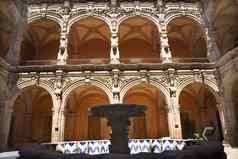 奥古斯汀•艺术博物馆喷泉橙色拱门克雷塔罗墨西哥