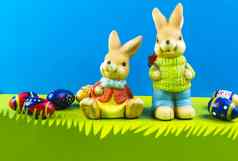 复活节小兔子蓝色的背景