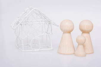 模型房子<strong>木雕</strong>像人家庭概念
