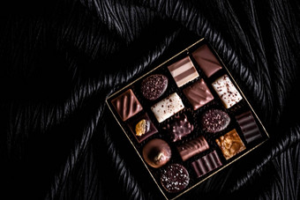 瑞士<strong>巧克力</strong>礼物盒子奢侈品果仁糖使黑暗牛奶有机<strong>巧克力巧克力</strong>瑞士甜蜜的甜点食物假期现在溢价糖果品牌