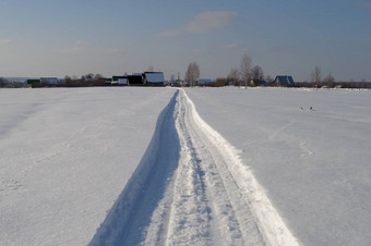 雪地小道农村