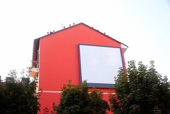 广告牌红色的房子