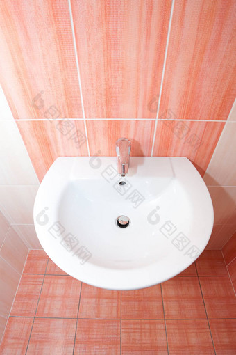 室内浴室粉红色的瓷<strong>砖房子</strong>