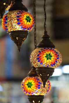 传统的古董土耳其灯