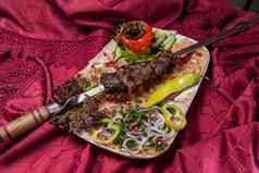 牛肉烤肉串串肉扦蔬菜