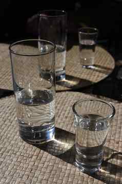 酒杯月光玻璃矿物水