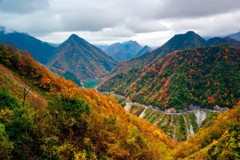 美丽的<strong>秋天</strong>景观神农架山湖北中国