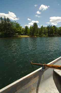 湖场景划艇